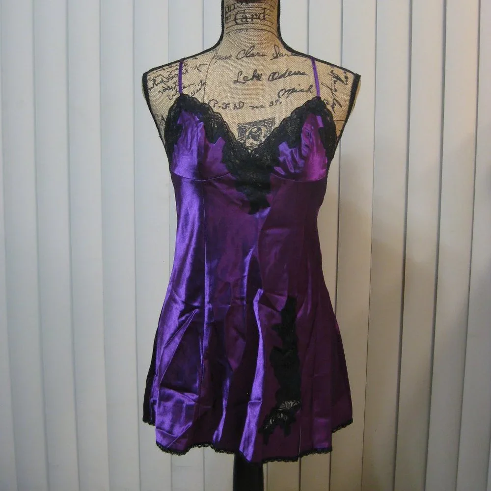 NWOT Frederick's of Hollywood purple lace satin silky nightie chemise XS